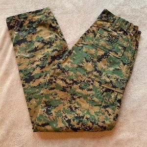 Military grade Digi-Camo cargo pants ‘34x32’